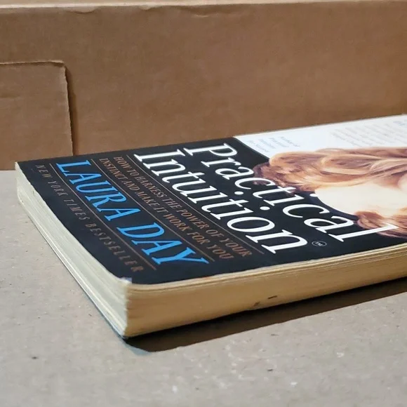 2/$8 📚 Practical Intuition Laura Day Paperback book - Picture 6 of 12